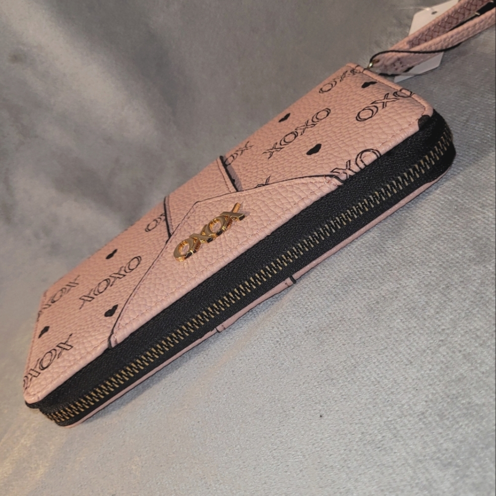 XOXO Wallet. Zip-around. - Picture 2 of 16